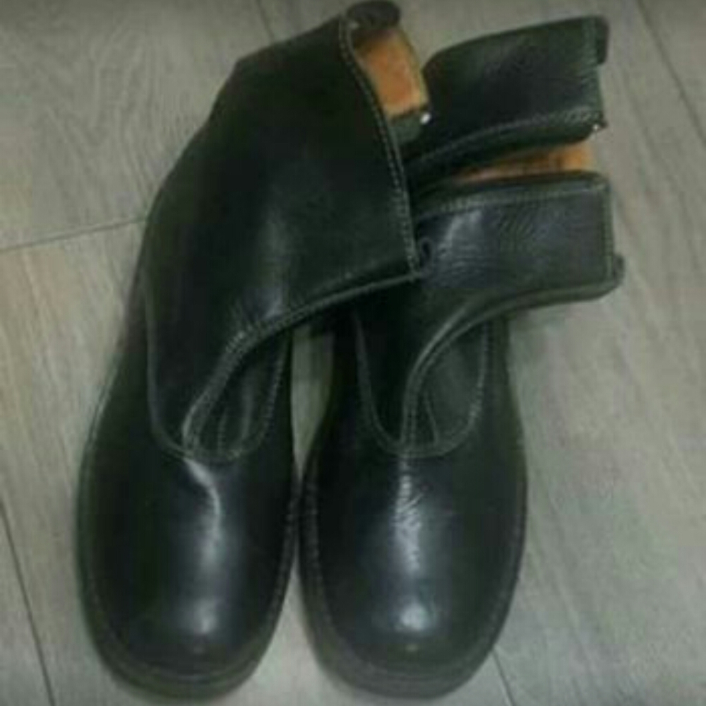 MEN LEATHER BOOTS